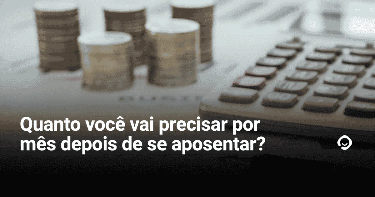 Calculadora e algumas moedas ao fundo